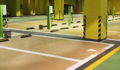 廠區(qū)側(cè)方位停車位與市政車位劃線要求及規(guī)范的不同? 廠區(qū)側(cè)方位停車位與市政車位劃線要求及規(guī)范的不同?